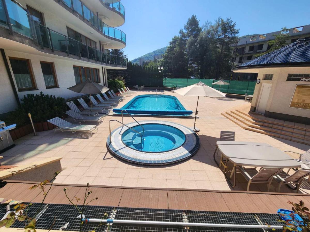 Aparthotel Kristoff Plaza Trencianske Teplice Trenčín Exterior foto