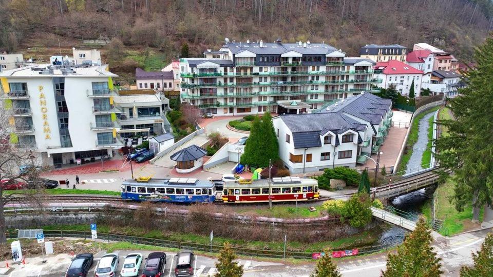 Aparthotel Kristoff Plaza Trencianske Teplice Trenčín Exterior foto